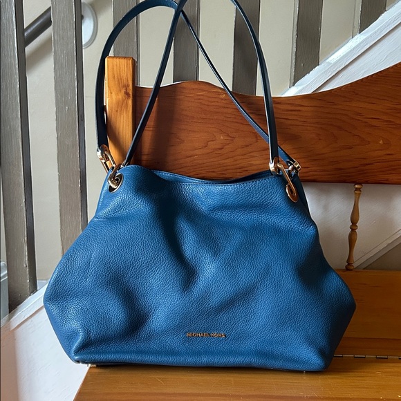 Michael Kors Navy Shoulder Bag - Picture 1 of 16
